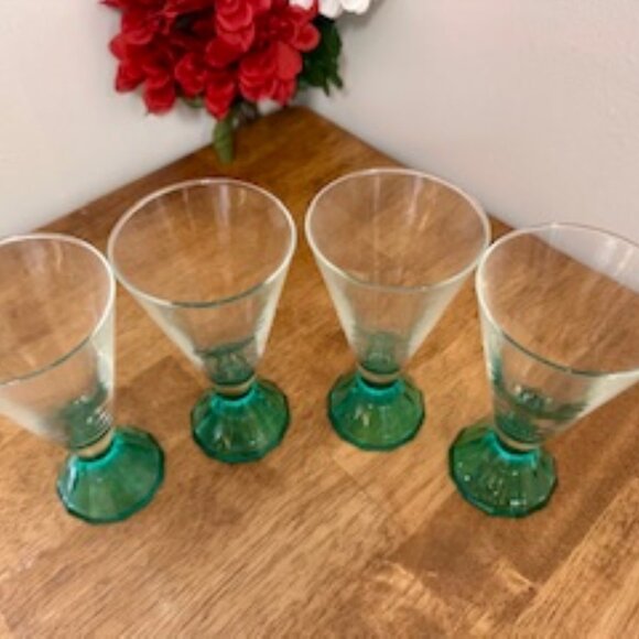 Vintage Luminarc Long Pyramid Glasses – Set of 4 – French Mid-Century 6 oz Glass - Picture 3 of 6